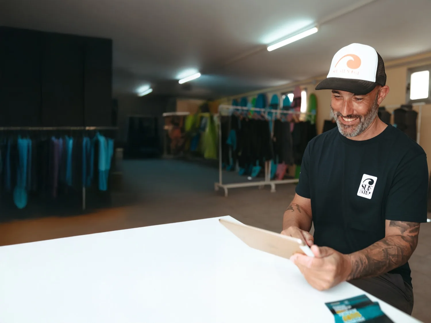 Factura electrónica Verifactu emitida con Buky — software para escuela de surf